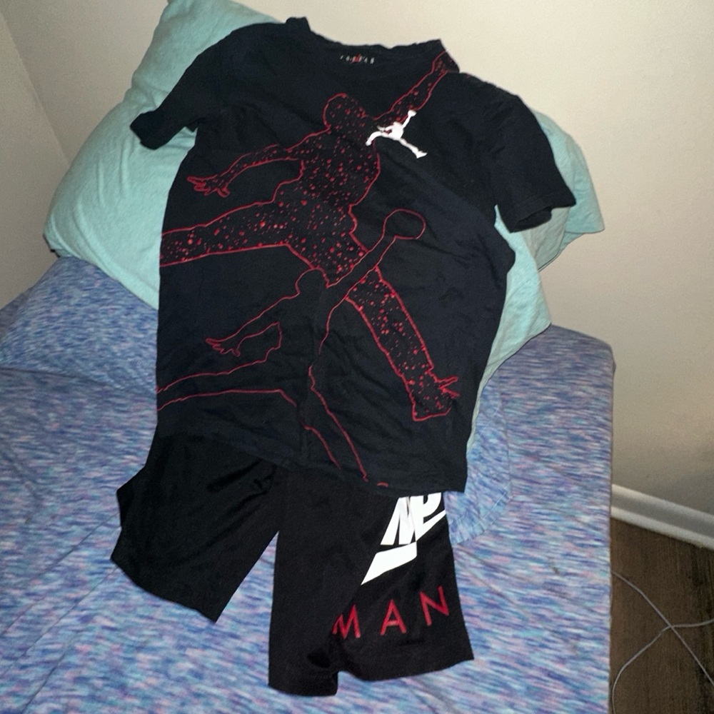Big Boy’s Jordan Outfit